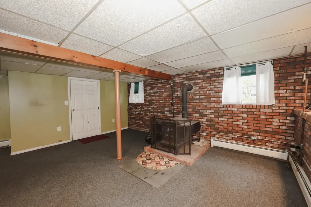 15 Raymond Drive Merrimack NH 03054
