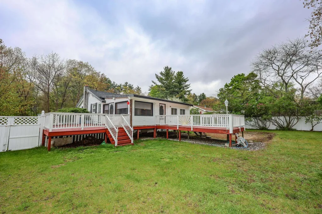 15 Raymond Drive Merrimack NH 03054