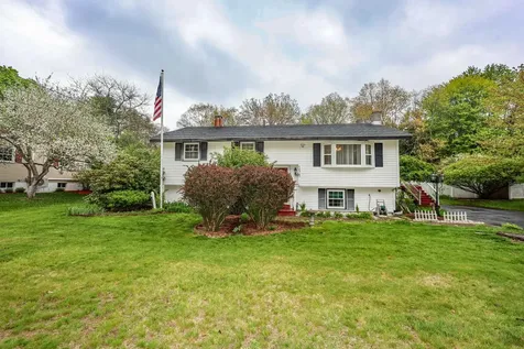 15 Raymond Drive Merrimack NH 03054