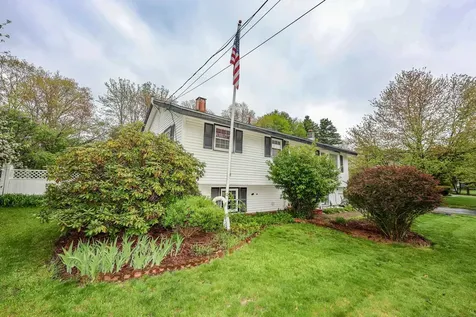 15 Raymond Drive Merrimack NH 03054
