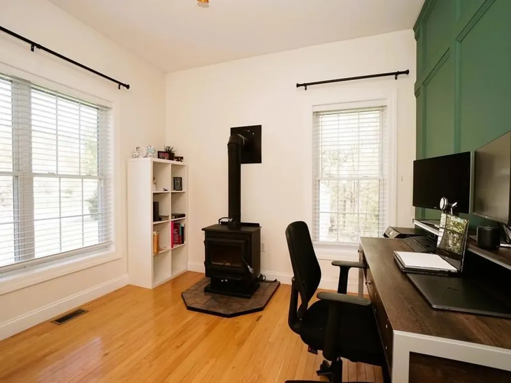 15 Goldfinch Drive Pelham NH 03076