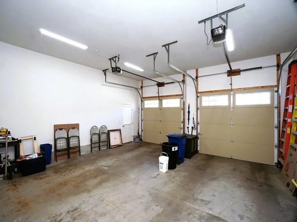 15 Goldfinch Drive Pelham NH 03076