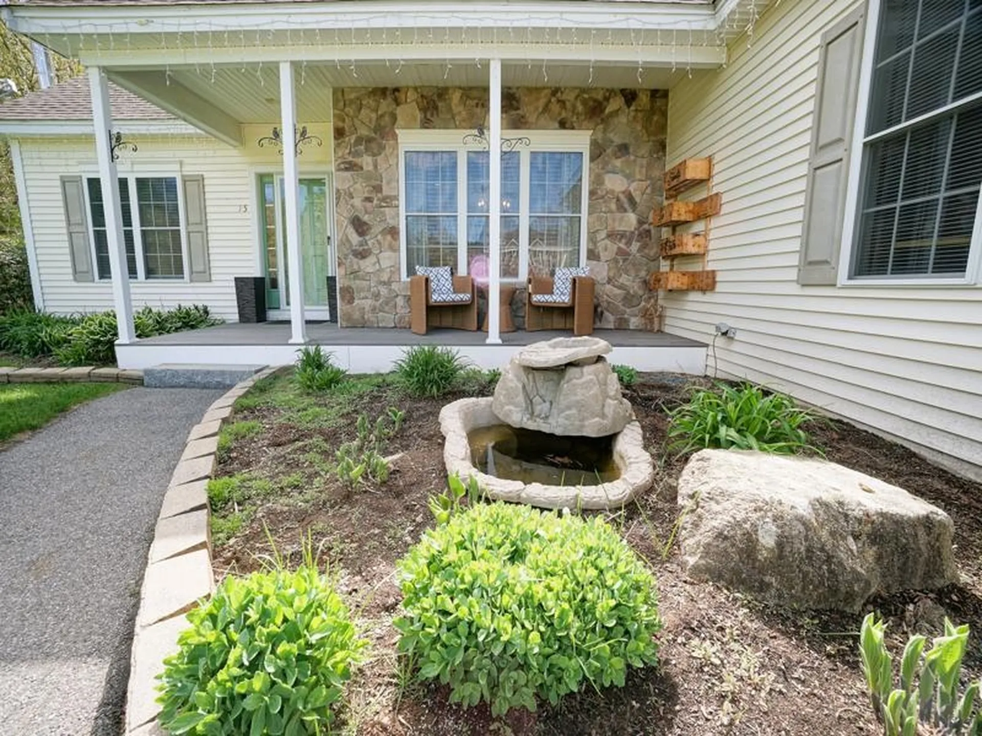 15 Goldfinch Drive Pelham NH 03076