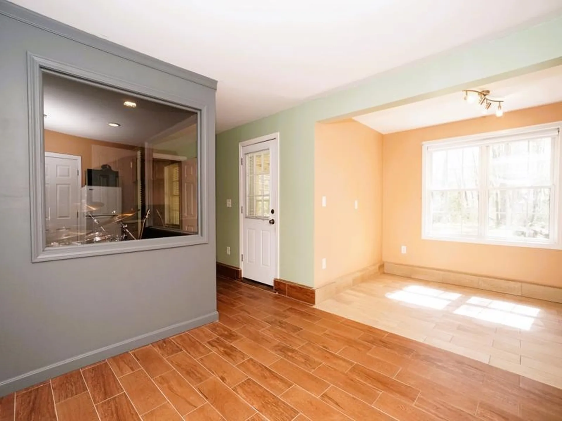 15 Goldfinch Drive Pelham NH 03076