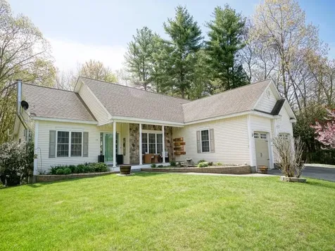 15 Goldfinch Drive Pelham NH 03076