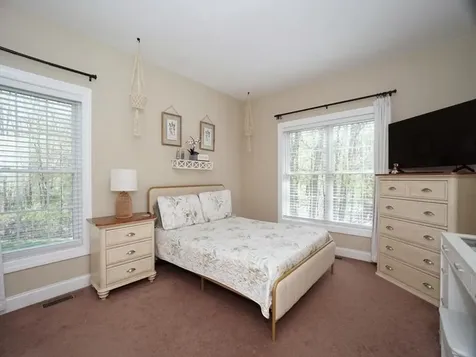 15 Goldfinch Drive Pelham NH 03076