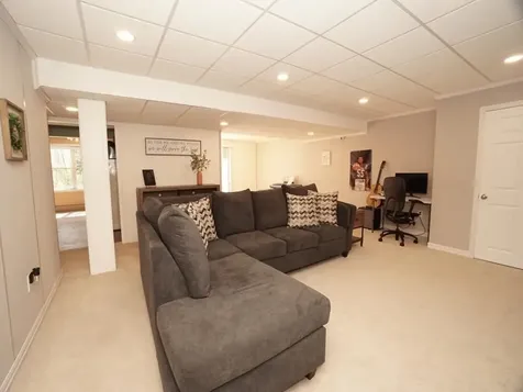 15 Goldfinch Drive Pelham NH 03076