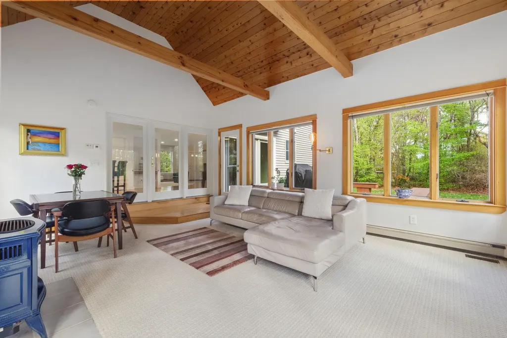 22 New Road North Hampton NH 03862