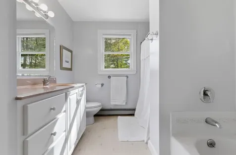 22 New Road North Hampton NH 03862