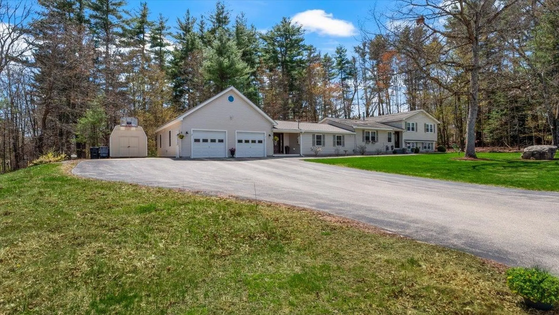 4 Wallace Drive Merrimack NH 03054