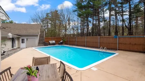 4 Wallace Drive Merrimack NH 03054