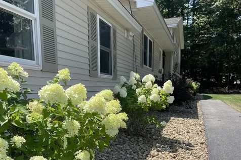 4 Wallace Drive Merrimack NH 03054