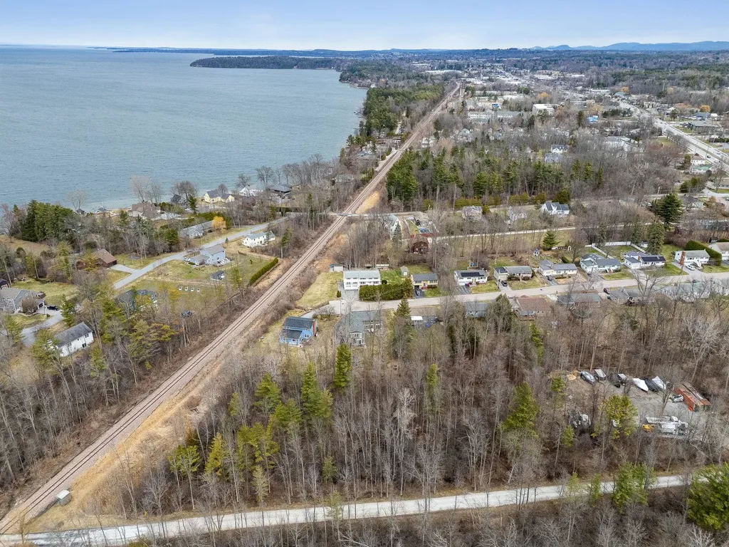 166 Lakeview Drive Shelburne VT 05458