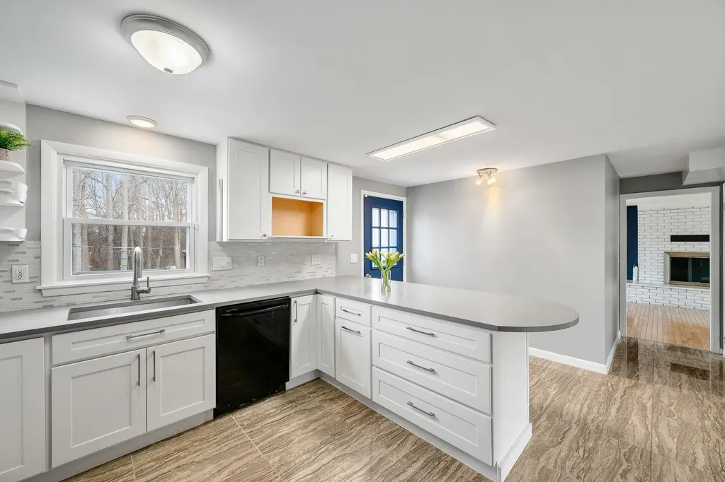 166 Lakeview Drive Shelburne VT 05458