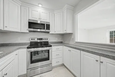 332 Parkside Road New London NH 03257