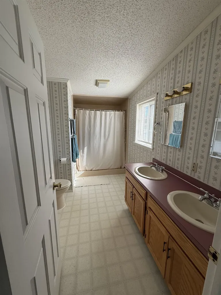 10 James Circle St. Albans Town VT 05478