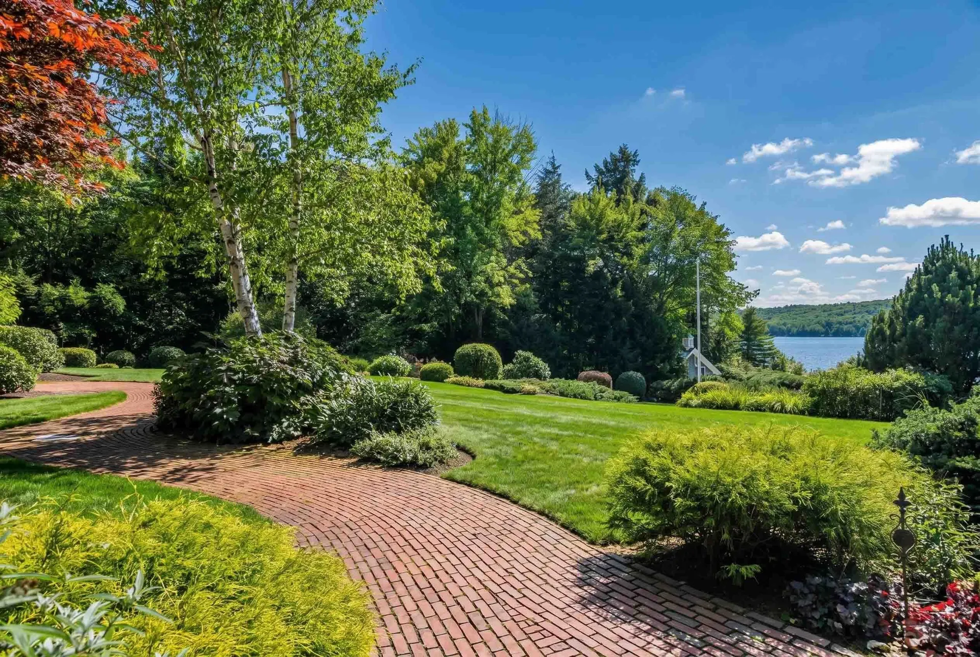 373 Lakeshore Drive New London NH 03257