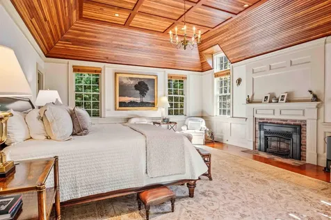 373 Lakeshore Drive New London NH 03257