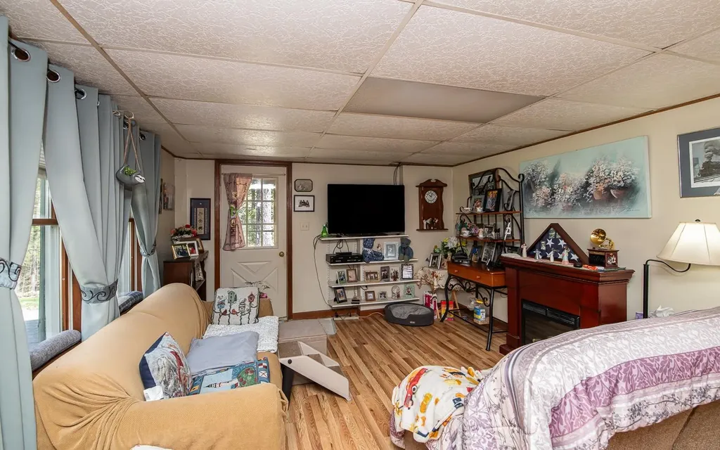 6 Ridge Road Deerfield NH 03037