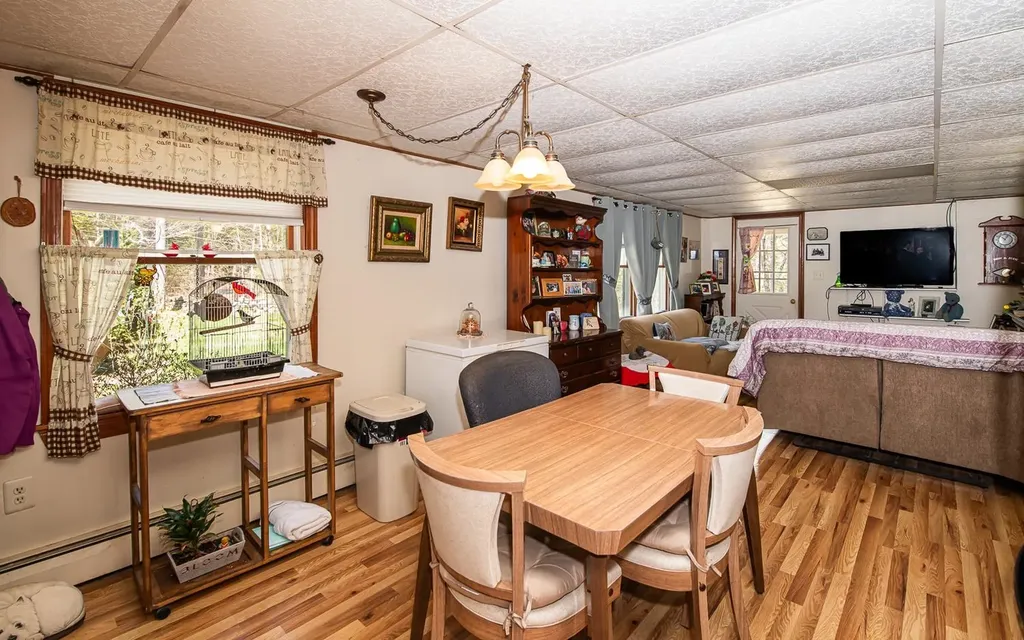 6 Ridge Road Deerfield NH 03037