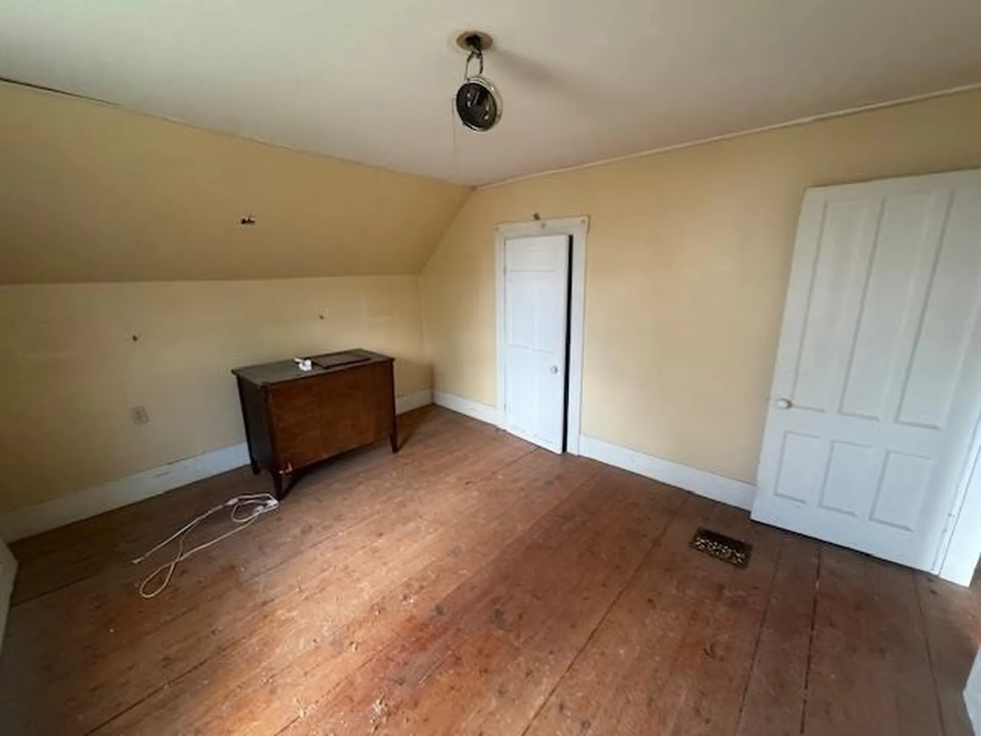 18 New Street Albany VT 05820