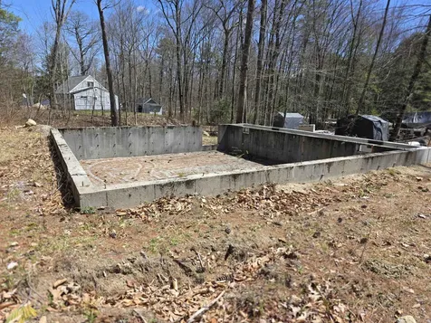 5 Rabbit Path Hillsborough NH 03244