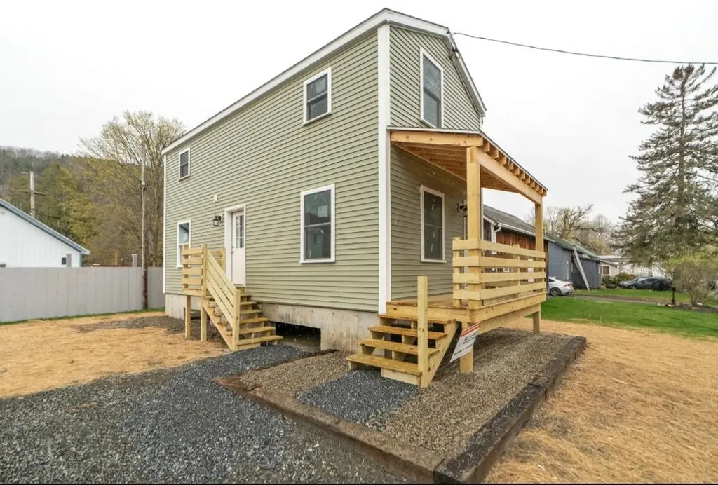 29 National Street Windsor VT 05089