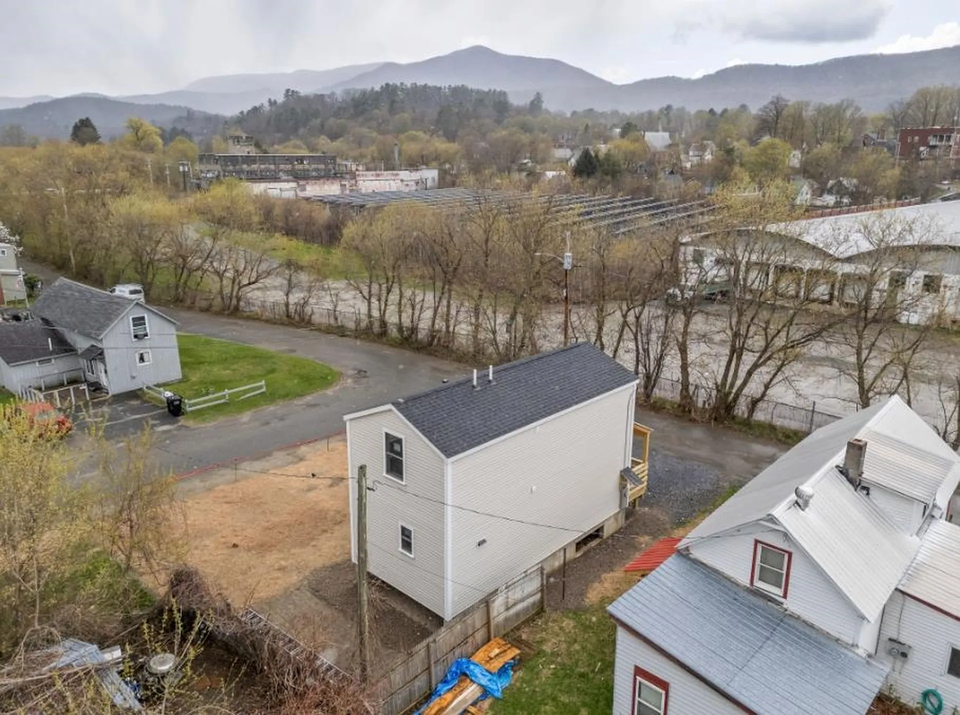 15 National Street Windsor VT 05089