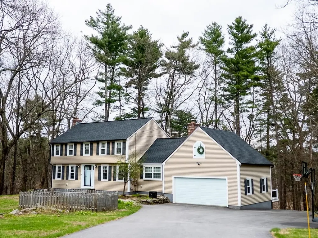 6 Hubbard Hill Road Derry NH 03038