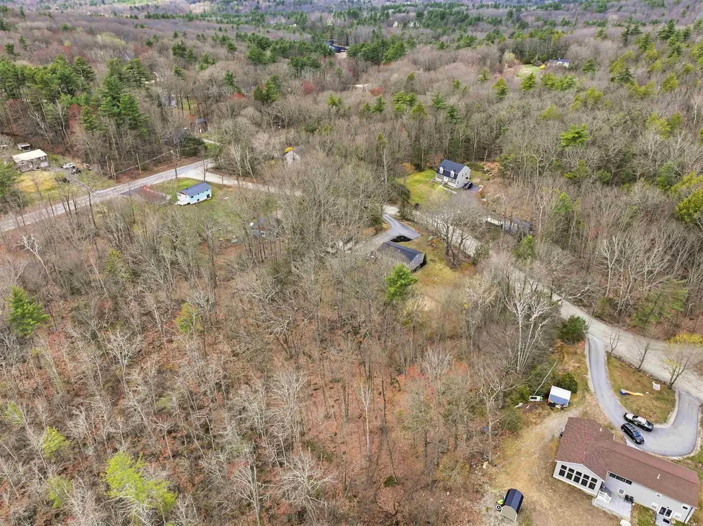 9 Tuttle Road Bedford NH 03110