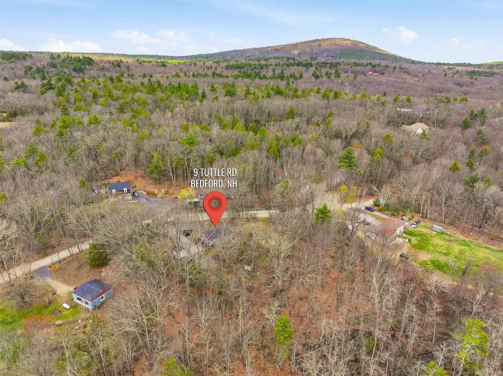 9 Tuttle Road Bedford NH 03110