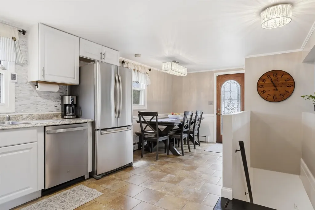 9 Tuttle Road Bedford NH 03110