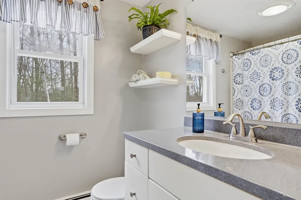 9 Tuttle Road Bedford NH 03110