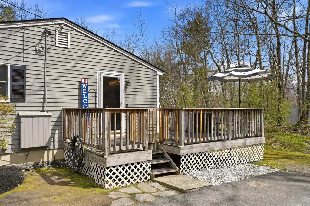 9 Tuttle Road Bedford NH 03110