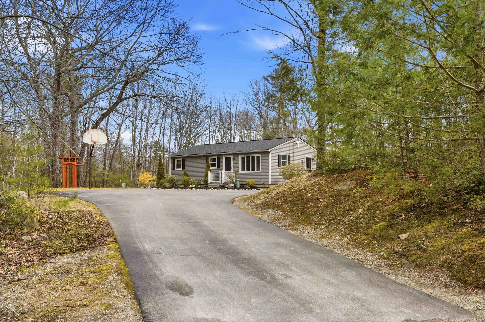 9 Tuttle Road Bedford NH 03110