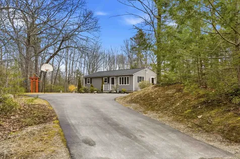 9 Tuttle Road Bedford NH 03110