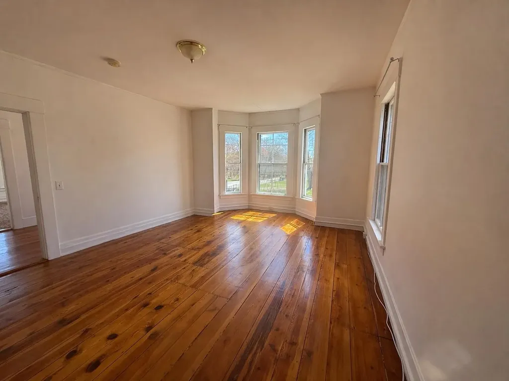 30 Sargents Avenue Nashua NH 03064