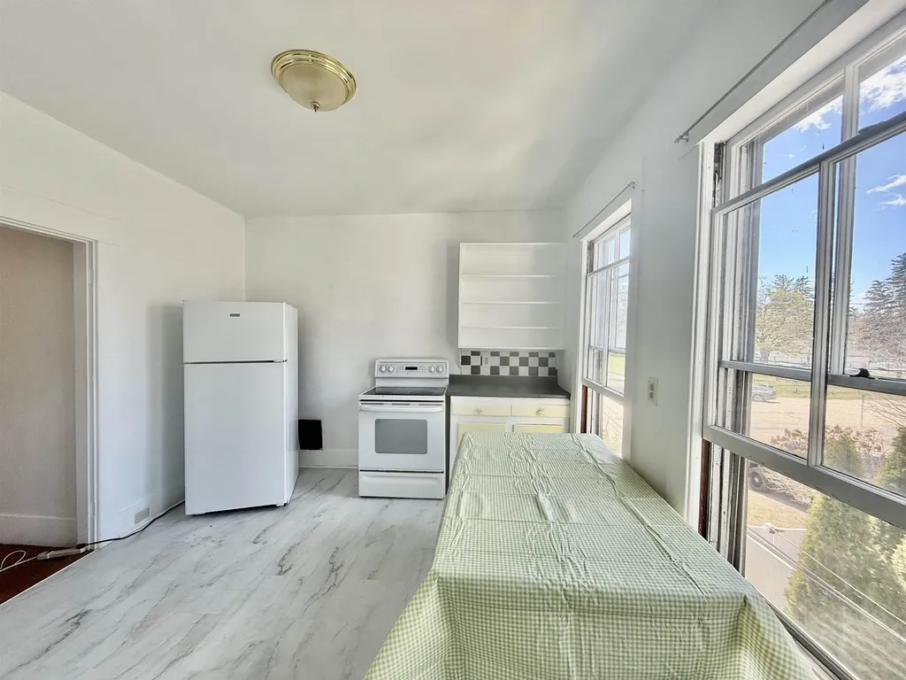 30 Sargents Avenue Nashua NH 03064
