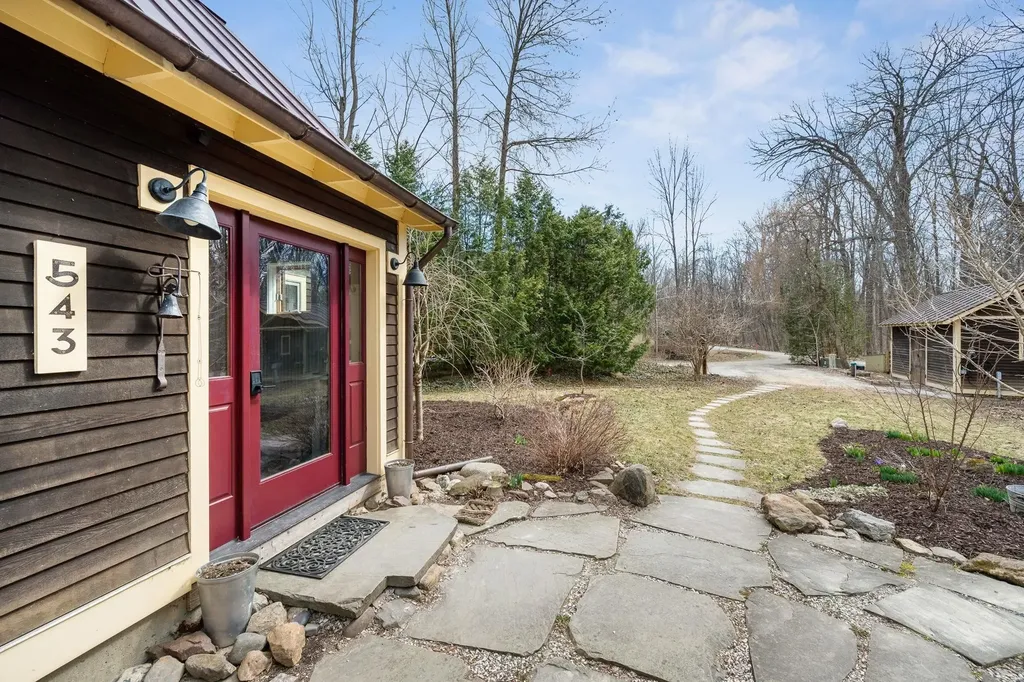 543 Ten Stones Circle Charlotte VT 05445