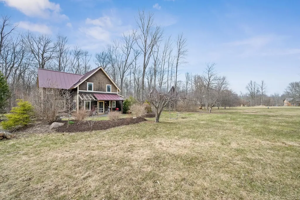 543 Ten Stones Circle Charlotte VT 05445