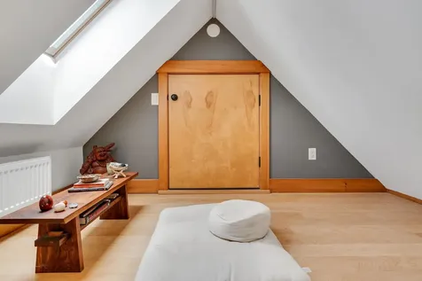 543 Ten Stones Circle Charlotte VT 05445