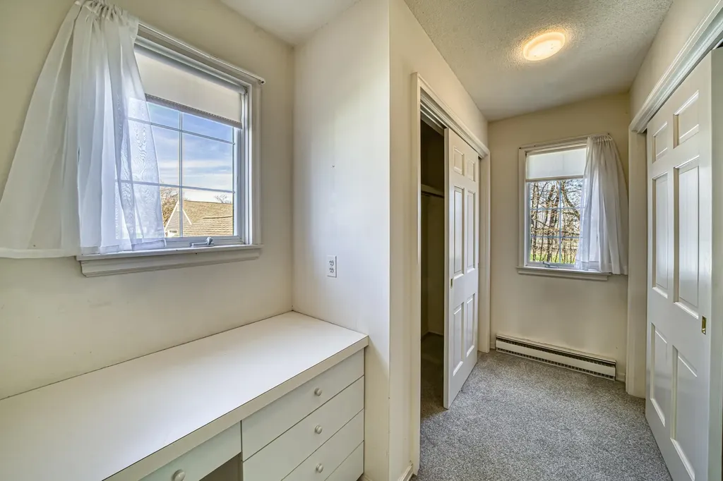 19 Hilltop Place New London NH 03257