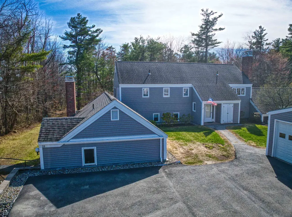 19 Hilltop Place New London NH 03257