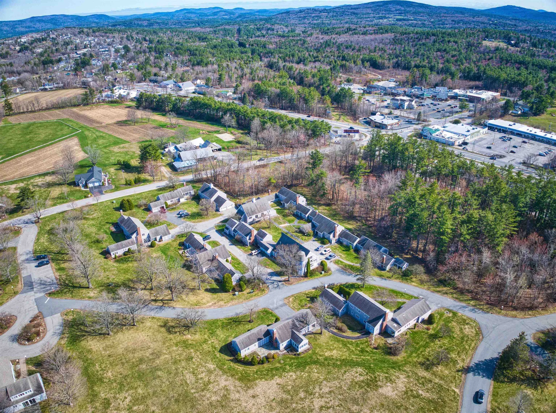 19 Hilltop Place New London NH 03257