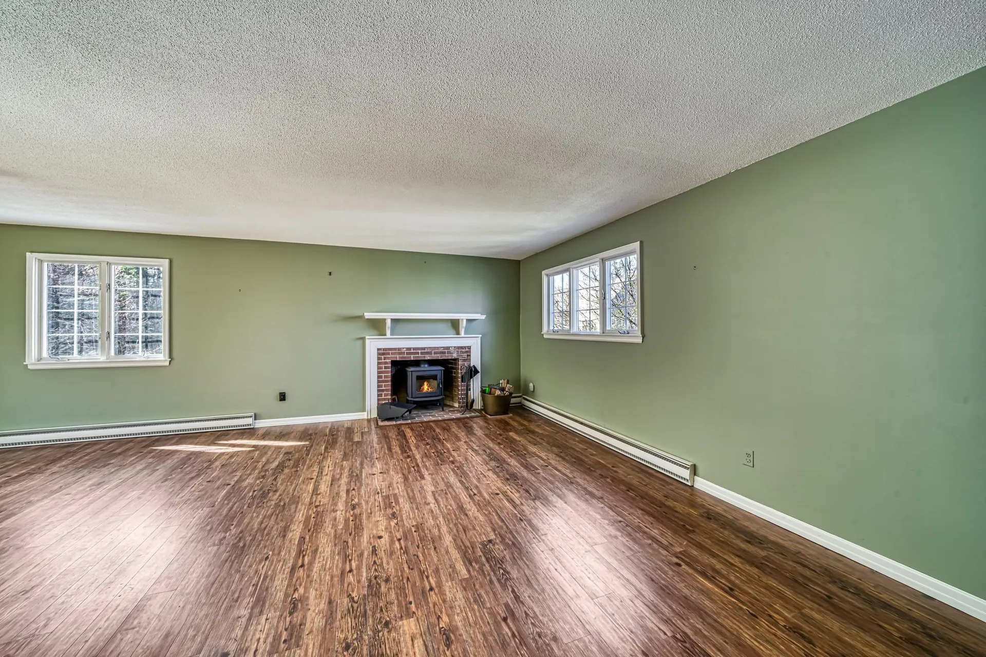 19 Hilltop Place New London NH 03257