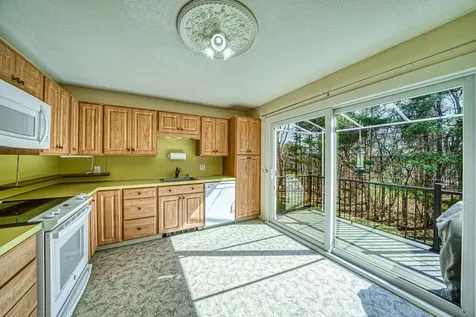 19 Hilltop Place New London NH 03257