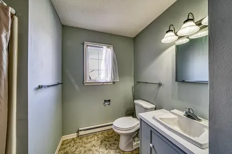 19 Hilltop Place New London NH 03257