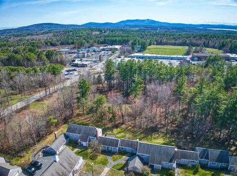 19 Hilltop Place New London NH 03257