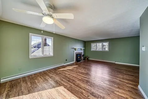 19 Hilltop Place New London NH 03257