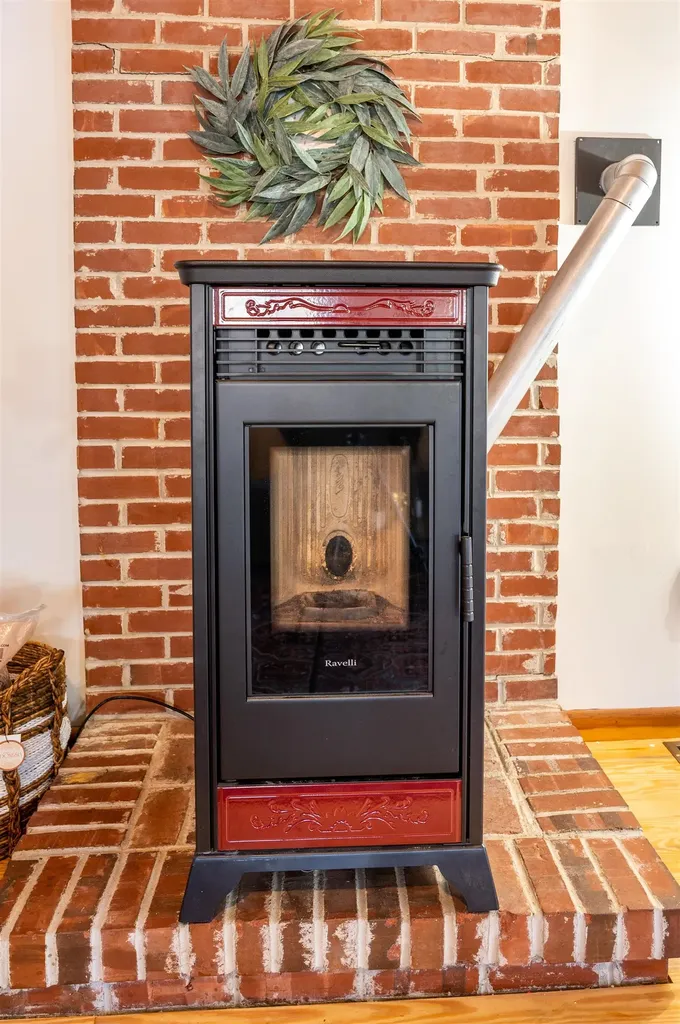 135 Pine River Path Effingham NH 03882